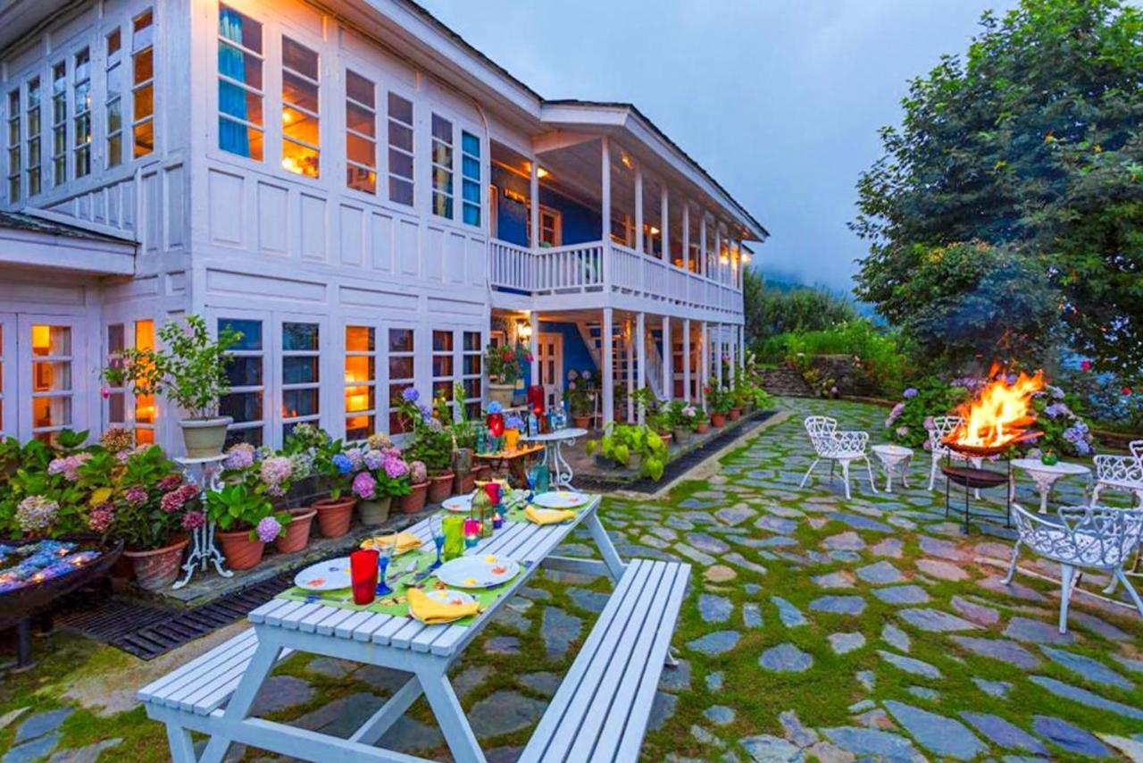 StayVista at Violet Hill Shimla Exteriör bild