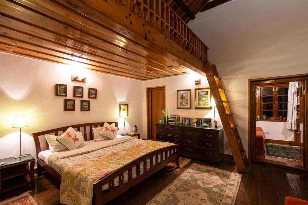 StayVista at Violet Hill Shimla Exteriör bild
